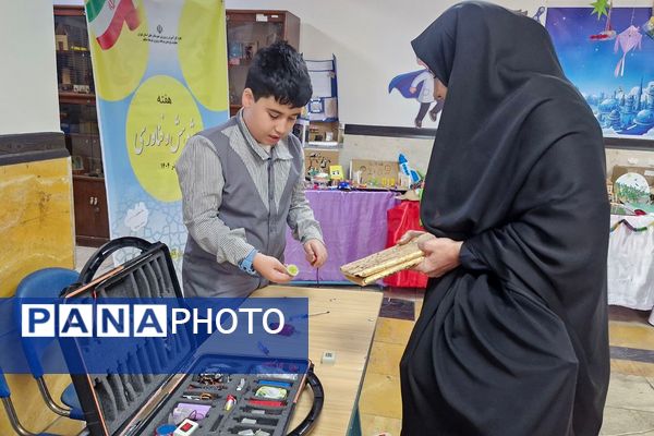 کارگاه تولید محتوا و برپایی نمایشگاه پژوهش در دبستان بانو ابوالوفا ناحیه دو شهرری 