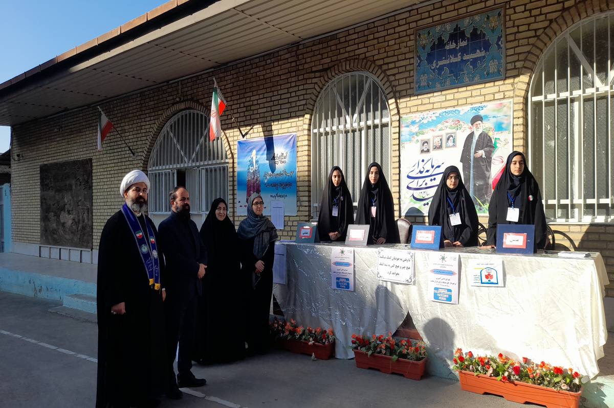 رقابت پُرانرژی دانش‌آموزان در انتخابات شورای دانش‌آموزی