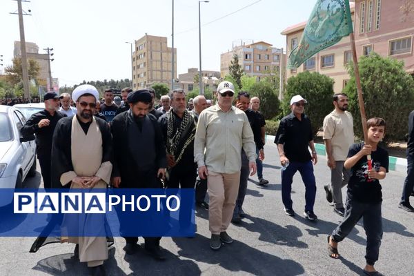 مراسم پیاده‌روی جاماندگان اربعین در محمدشهر کرج
