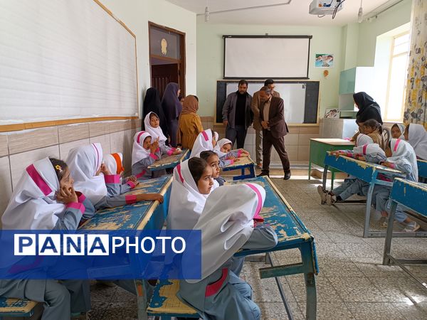 جشن شکوفه‌ها در دبستان زهره براتیان