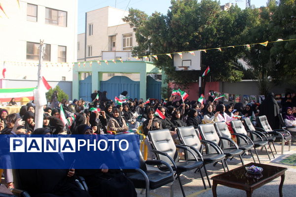 جشن دهه فجر انقلاب اسلامی در دبیرستان رضوان شهرستان بوشهر