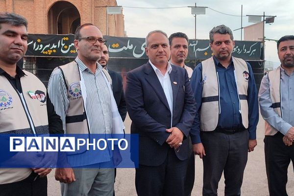 خدمت‌رسانی دانش‌آموزان در موکب «عشاق‌الحسین(ع)» سازمان دانش آموزی شهرستانهای تهران