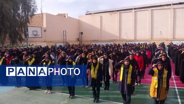 چهارشنبه متفاوت با حضور مدیر آموزش و پرورش ناحیه یک در دبیرستان عفت