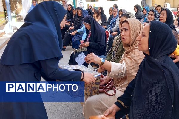برگزاری نخستین جلسه مجمع عمومی انجمن اولیا و مربیان در دبیرستان نمونه‌دولتی ولایت بهارستان‌دو