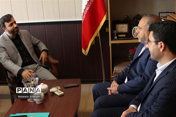 حضورمدیرکل امورتربیتی و مشاوره وزارت آموزش و پرورش در اداره کل آموزش و پرورش شهرستان‌های استان تهران