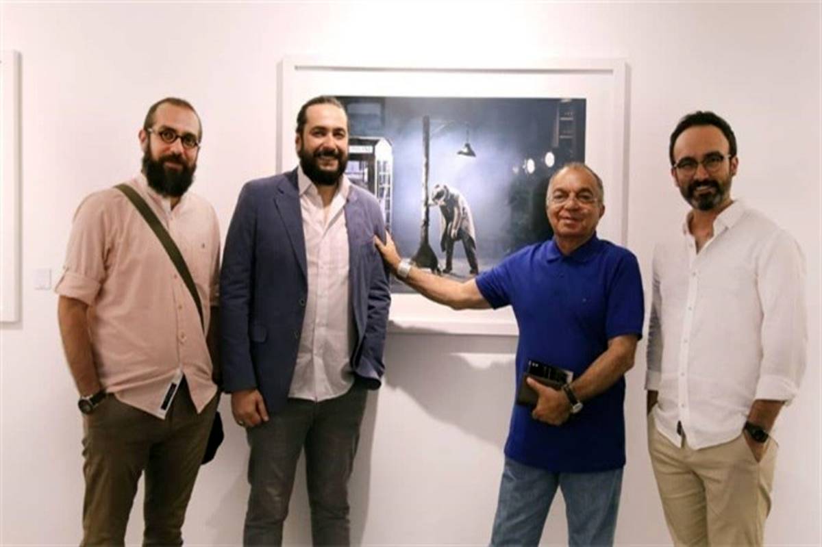 افتتاح نمایشگاه عکس تئاتر «چشم انداز میان ۲ تاریکی» 