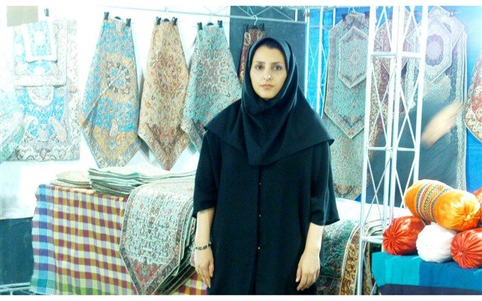 نمایشگاه سوغات و صنایع دستی ایران در پارک ملل ساری برپا است