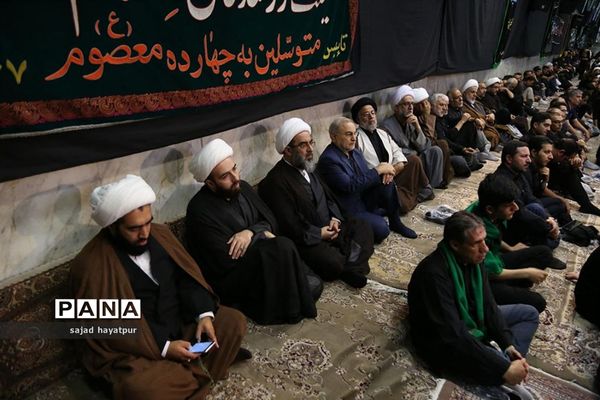 این حسین کیست که عالم همه دیوانه اوست ...