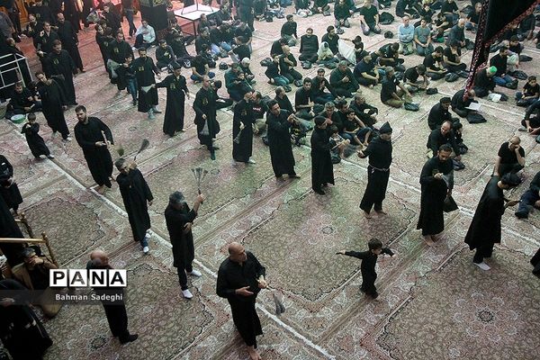 سوگواری تاسوعای حسینی در حسینیه کربلایی ها