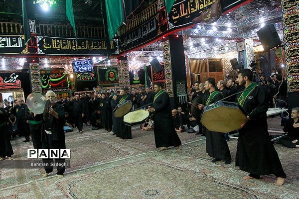 سوگواری تاسوعای حسینی در حسینیه کربلایی ها