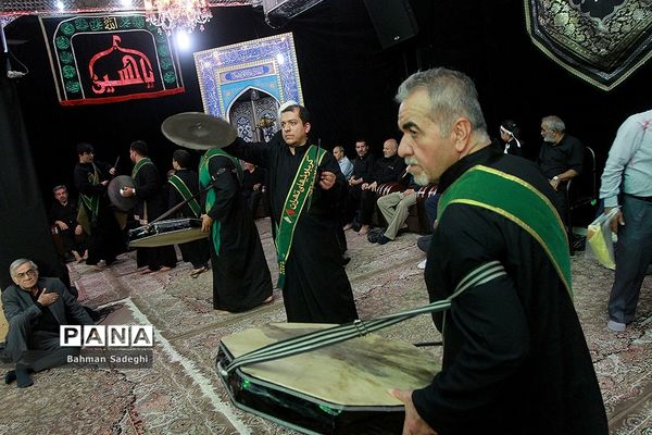 سوگواری تاسوعای حسینی در حسینیه کربلایی ها