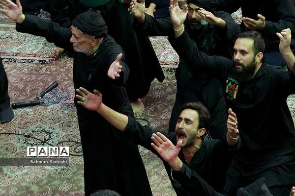 سوگواری تاسوعای حسینی در حسینیه کربلایی ها