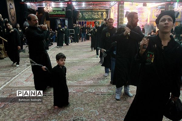سوگواری تاسوعای حسینی در حسینیه کربلایی ها