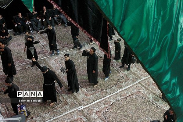 سوگواری تاسوعای حسینی در حسینیه کربلایی ها