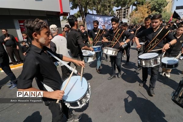 مراسم ظهر عاشورا در مشهد مقدس