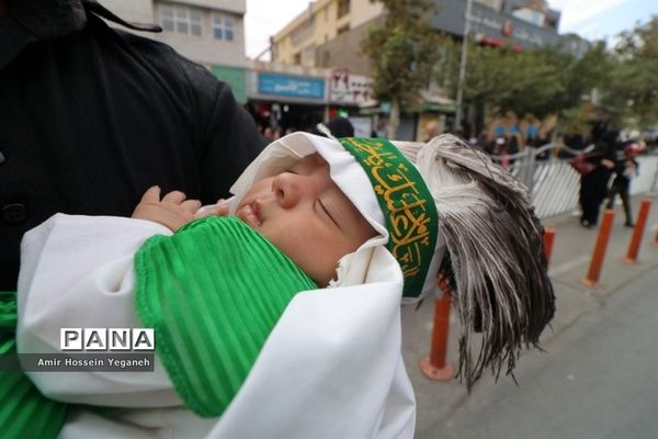 مراسم ظهر عاشورا در مشهد مقدس