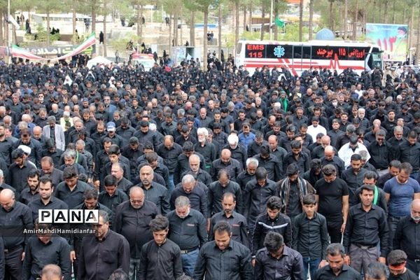 برگزار نمازظهرعاشورا و عزاداری در قتلگاه