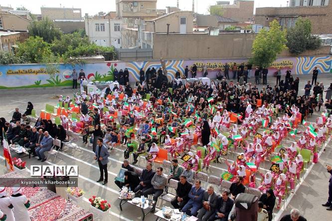 آیین نمادین نواختن زنگ شکوفهها در ارومیه