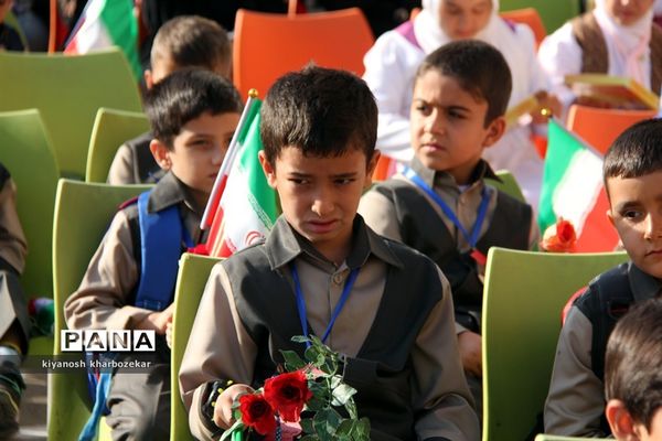آیین نمادین نواختن  زنگ شکوفه‌ها در ارومیه