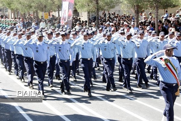 برگزاری مراسم رژه نیرو‌های مسلح در بیرجند