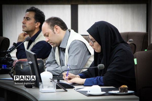 نشست خبری مدیرکل آموزش و پرورش آذربایجان غربی با اصحاب رسانه