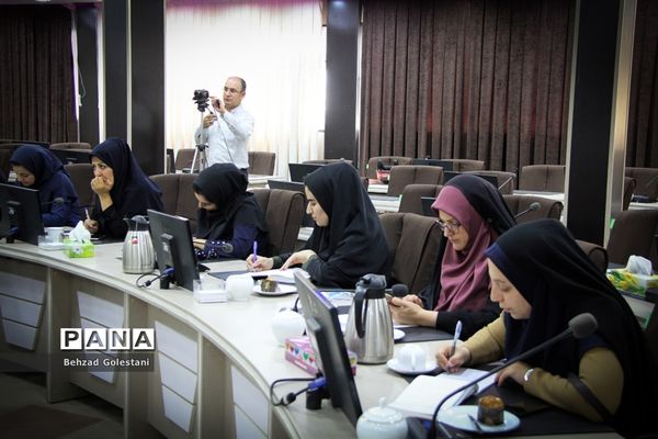 نشست خبری مدیرکل آموزش و پرورش آذربایجان غربی با اصحاب رسانه
