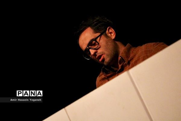 نمایش «من رویایت نیستم » در جزیره کیش