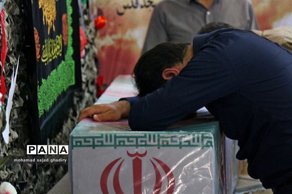 تجمع عاشورایی فرهنگیان تهران درتشییع پیکرپاک و مطهر شهید گمنام