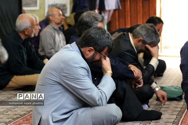 تجمع عاشورایی فرهنگیان تهران درتشییع پیکرپاک و مطهر شهید گمنام