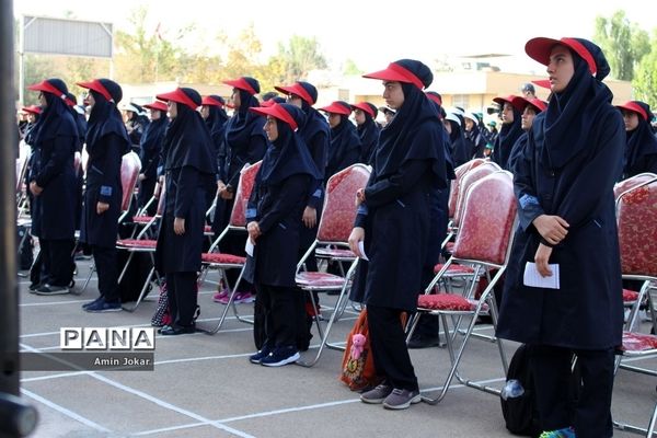 نواخته شدن زنگ آغاز سال تحصیلی در فارس