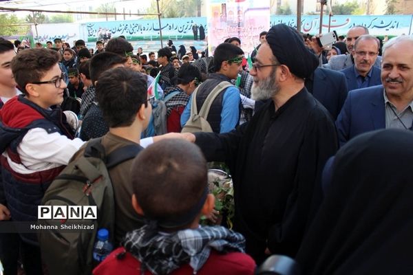 آیین آغاز سال تحصیلی جدید و  هفته دفاع مقدس در تبریز