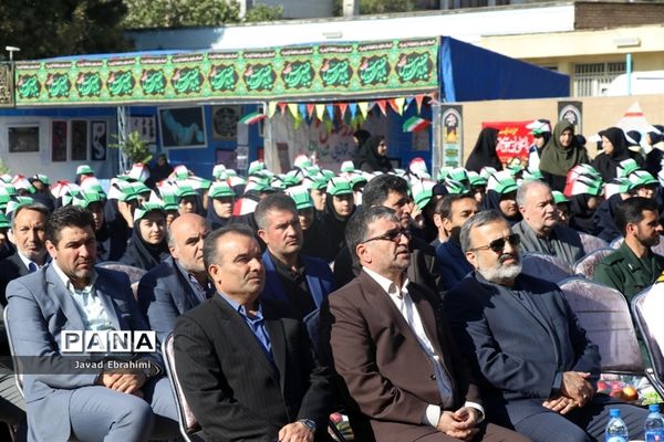 مراسم نواختن  زنگ  ایثار  و  مهر در دبیرستان هدی ناحیه شش مشهد
