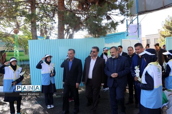 مراسم نواختن  زنگ  ایثار  و  مهر در دبیرستان هدی ناحیه شش مشهد