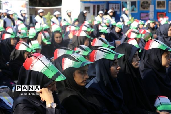مراسم نواختن  زنگ  ایثار  و  مهر در دبیرستان هدی ناحیه شش مشهد