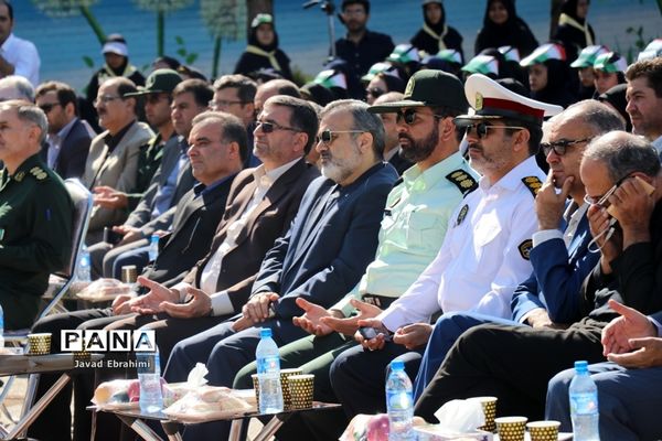 مراسم نواختن  زنگ  ایثار  و  مهر در دبیرستان هدی ناحیه شش مشهد