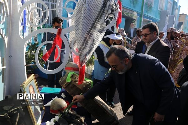 مراسم نواختن  زنگ  ایثار  و  مهر در دبیرستان هدی ناحیه شش مشهد