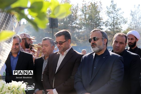 مراسم نواختن  زنگ  ایثار  و  مهر در دبیرستان هدی ناحیه شش مشهد