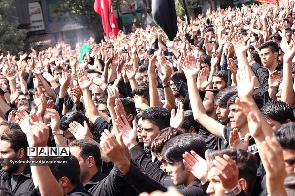 اجتماع عظیم  عاشورائیان در یزد حسینیه ایران