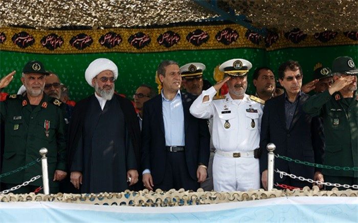 رژه نیروهای مسلح استان بوشهر با اقتدار برگزار شد