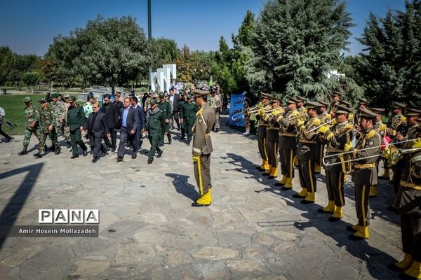 آیین افتتاح نمایشگاه هفته دفاع مقدس در ارومیه