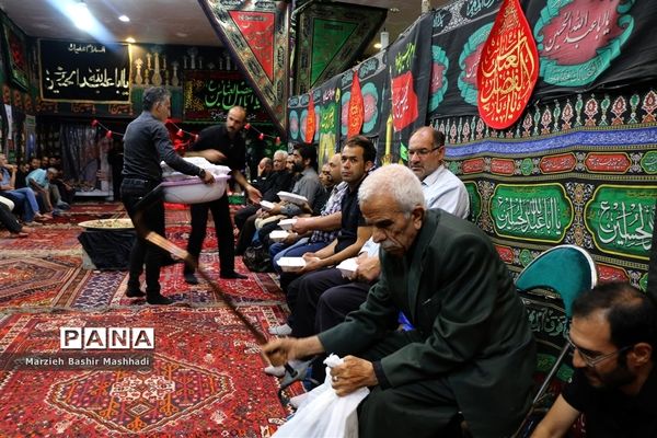 برگزاری مراسم سوگواری سومین روز شهادت  امام حسین (ع) و یارانش در شیراز