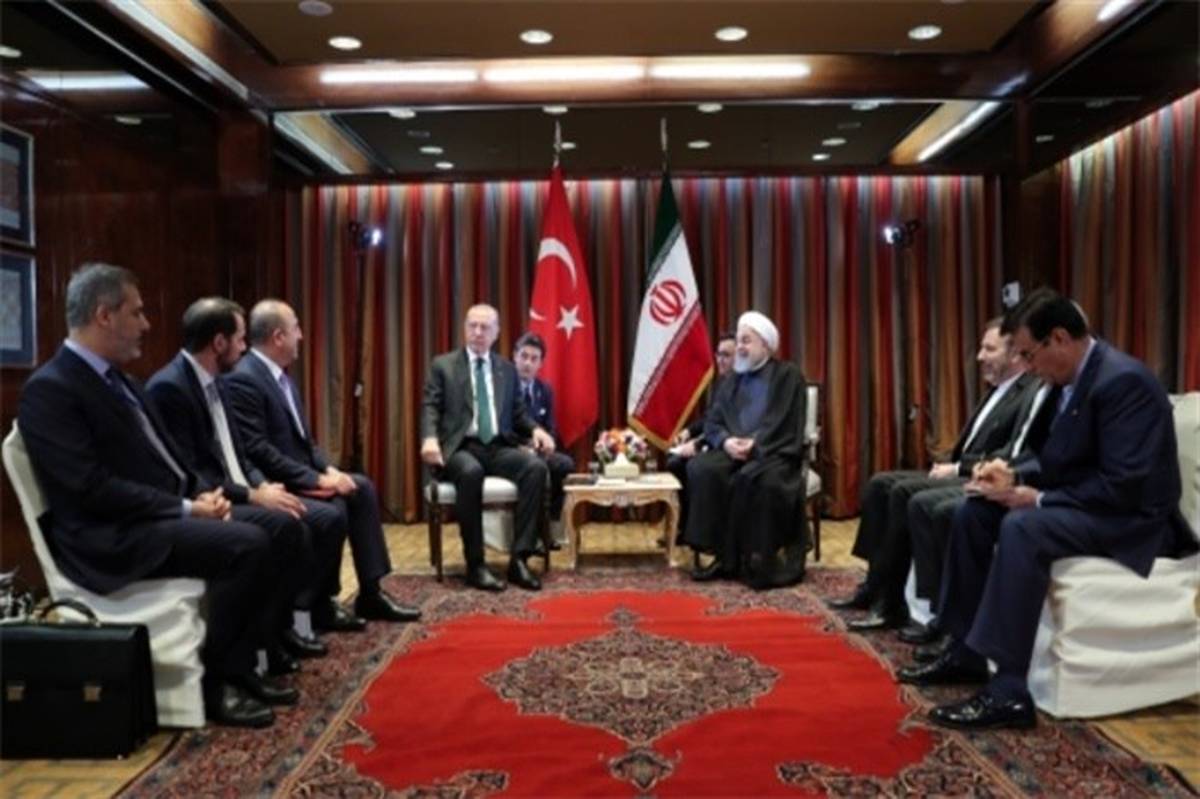 روحانی در دیدار با اردوغان: ایران و ترکیه همیشه در روزهای سخت کنار هم بوده‌اند