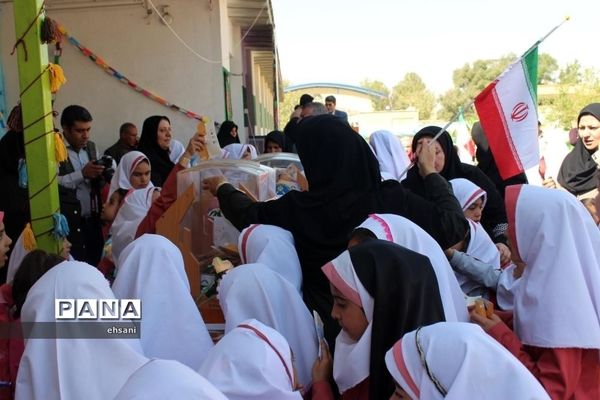 برگزاری جشن عاطفه ها در مدارس کهگیلویه  و بویراحمد