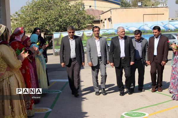 برگزاری جشن عاطفه ها در مدارس کهگیلویه  و بویراحمد