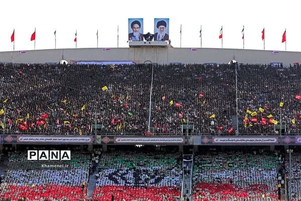 همایش بزرگ اقتدارعاشورایی بسیج و اجتماع باشکوه ده‌ها هزارنفری بسیجیان در ورزشگاه آزادی
