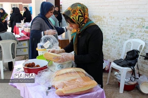 برگزاری آیین مهر عاطفه ها در ناحیه ۲ اهواز