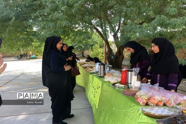 بازارچه خیریه دبیرستان الزهرا گله دار