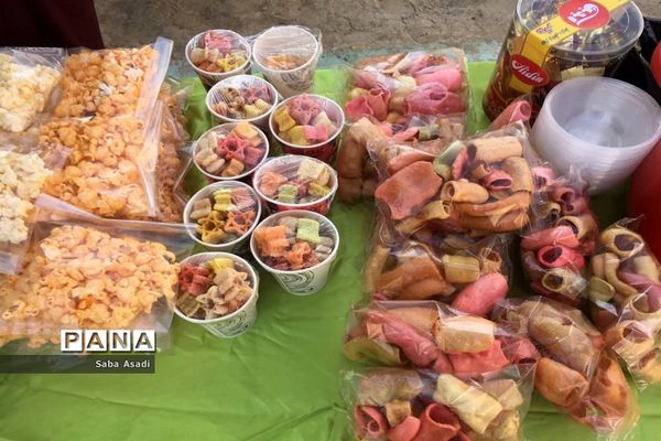 بازارچه خیریه دبیرستان الزهرا گله دار
