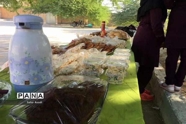 بازارچه خیریه دبیرستان الزهرا گله دار