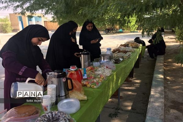 بازارچه خیریه دبیرستان الزهرا گله دار